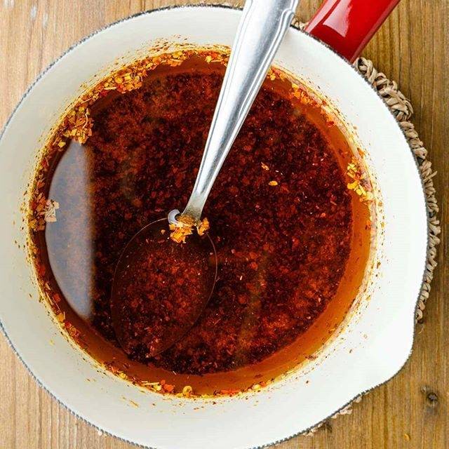 

JUAL CHILLI OIL KAYA AKAN REMPAH TERMURAH BANDUNG