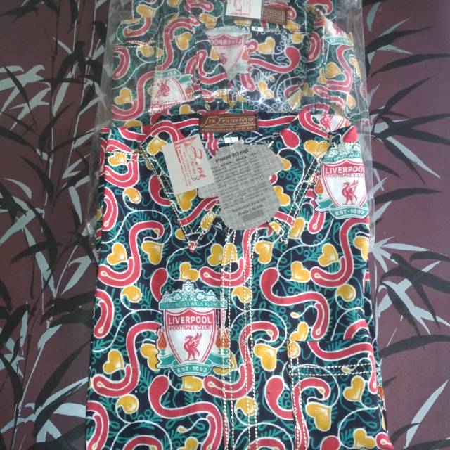 Batik bola liverpool