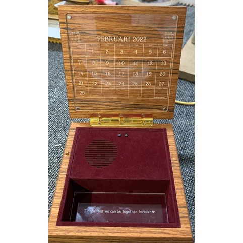 

KOTAKMUSIK KAYU TEAK BESAR MP3 - HADIAH UNIK/KADO ULANG TAHUN/PERNIKAHAN