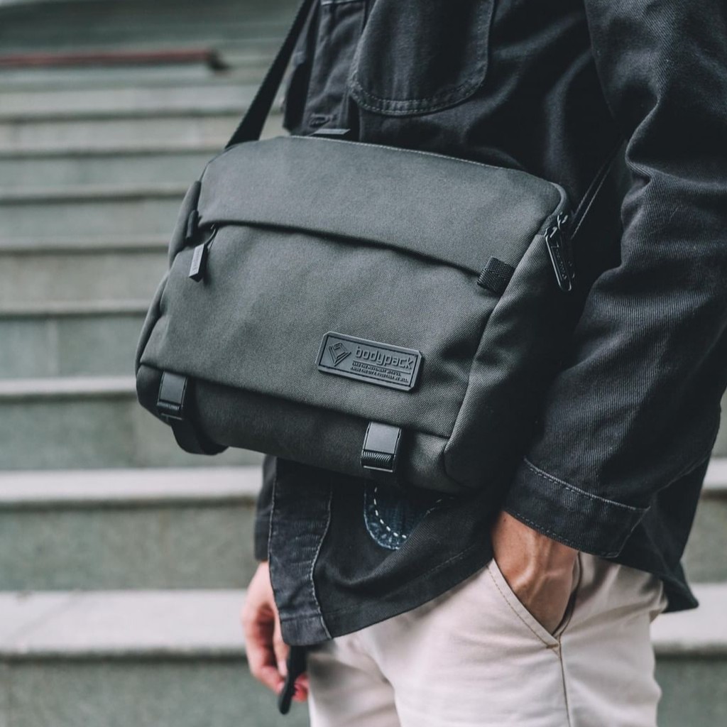 bodypack messenger bag