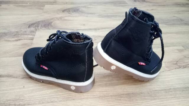 Sepatu Boots A88 Hitam