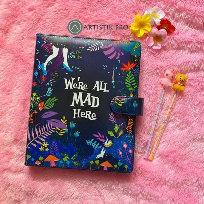 

Binder Printing Mad Here A5/Ring20, B5/Ring26 Terlaris