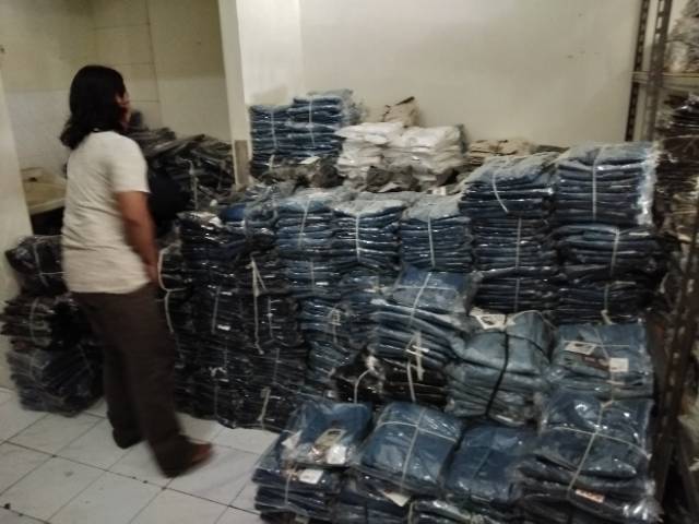 CELANA JEANS WANITA/CELANA PANJANG CEWEK