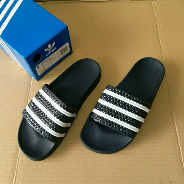 Sandal adidas adilette