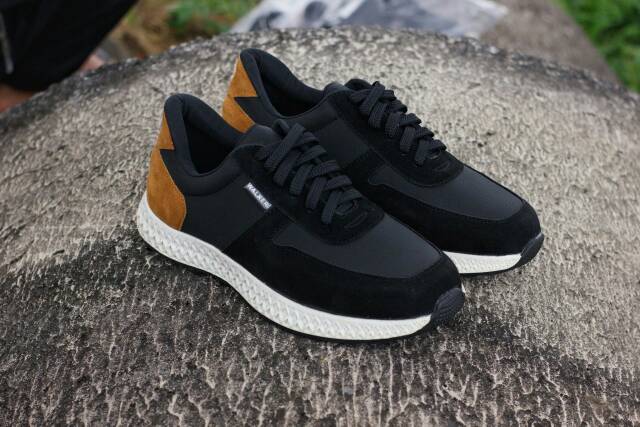 Sepatu Sneakers Casual Pria Walkers Alphabounce Casual Pria Jalan Santai Nongkrong Gaya Kuliahan