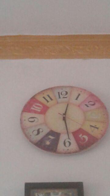 117 Jam Dinding Unik Retro Hiasan Interior Motif Plate Vintage Pelengkap Nuansa Klasik