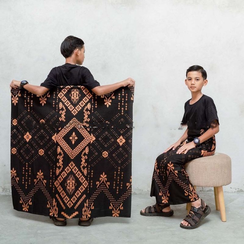 NEW BALIMON HITAM ANAK SARUNG KANG SANTRI | SARUNG BATIK MOTIF | SARUNG PRIA DEWASA | AKSARA JAWA HA