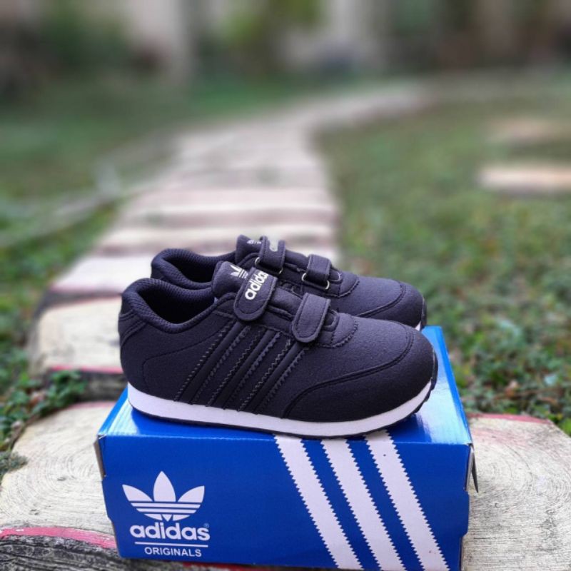 SEPATU ANAK ADIDAS HITAM PREMIUM QUALITY SEPATU ANAK HITAM ADIDAS