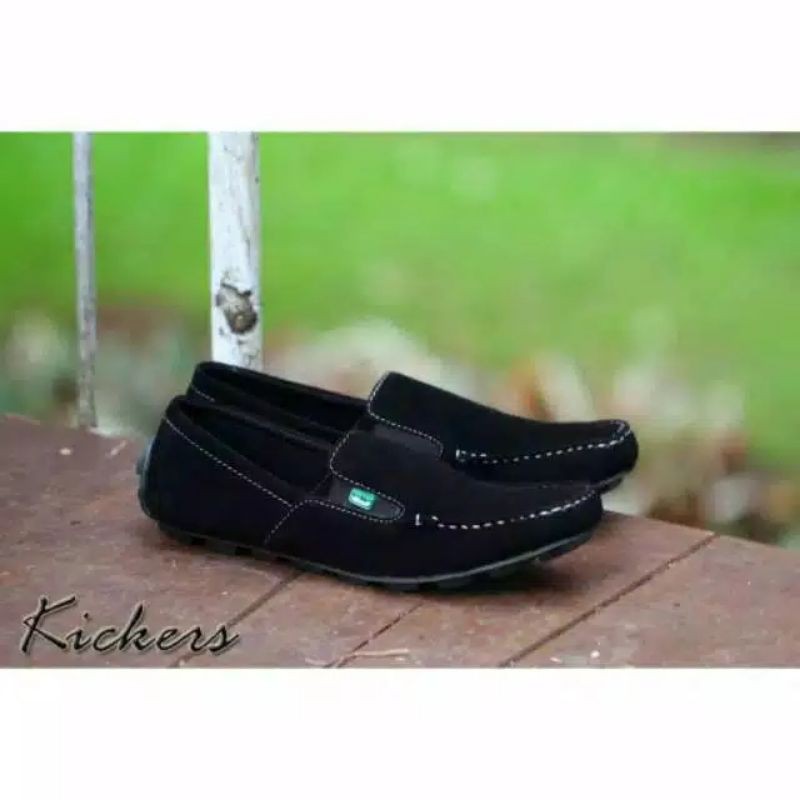 sepatu slip on pria