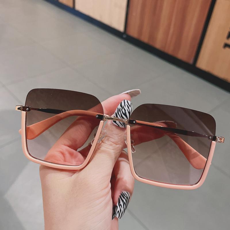 Kacamata Hitam Oversized Model Half Cut Frame Bahan Metal Untuk Wanita