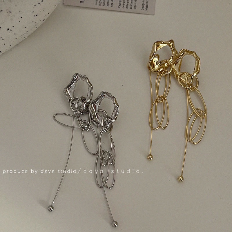 Special interest design Bahasa Perancis gaya logam abstrak anting-anting panjang berlebihan dingin H