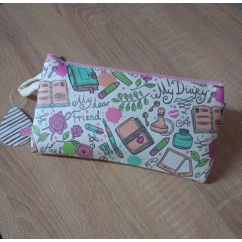 

Tempat Pensil Flower Diary Pink Rumah Warna