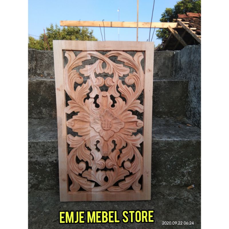 Ornamen Jalosi Ukiran Dinding Tempel Ukir Hiasan Dinding Kayu