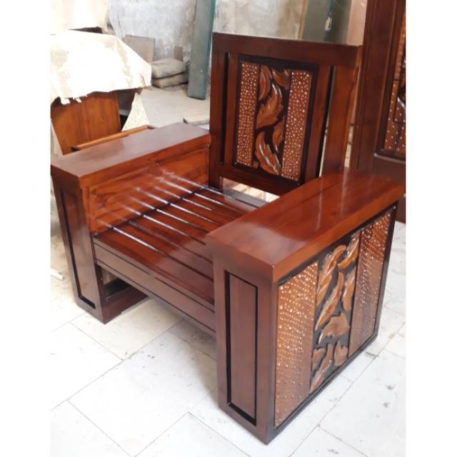 Kursi Tamu Koper Kayu Jati Ukiran Daun Momogi