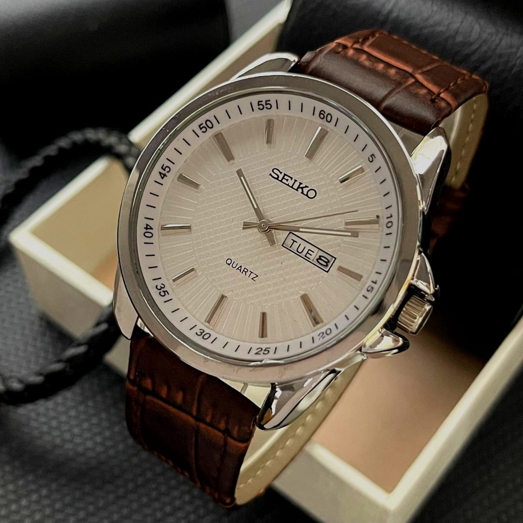 Jam tangan Seiko Tanggal - Hari aktif Tali kulit  40mm