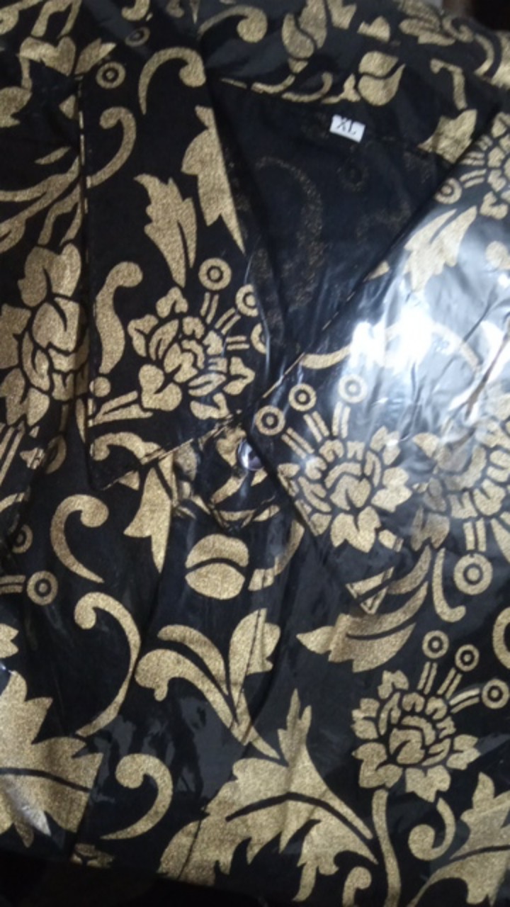 Kemeja Batik Kekinian Corak Cerah