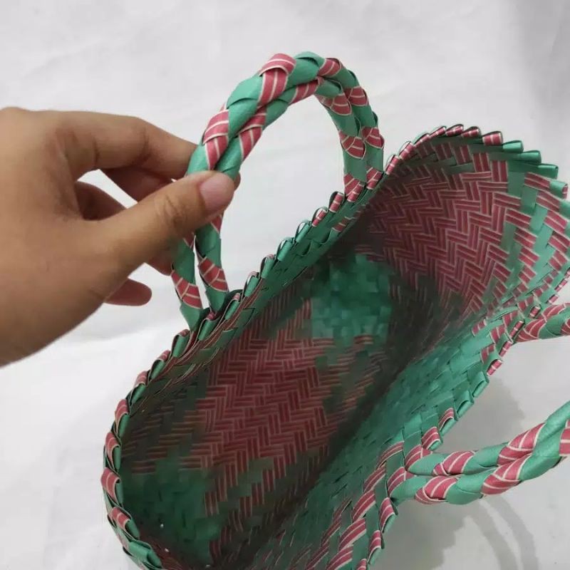 Tas tangan jinjing plastik belanja sayur sayuran kecil anyam anyaman lurik hantaran hampers hamper reuseable