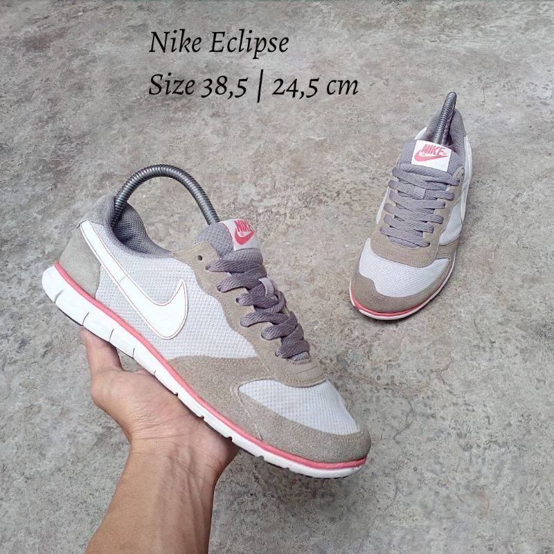 Nike Eclipse . Size 38,5 ~ 24,5 cm 