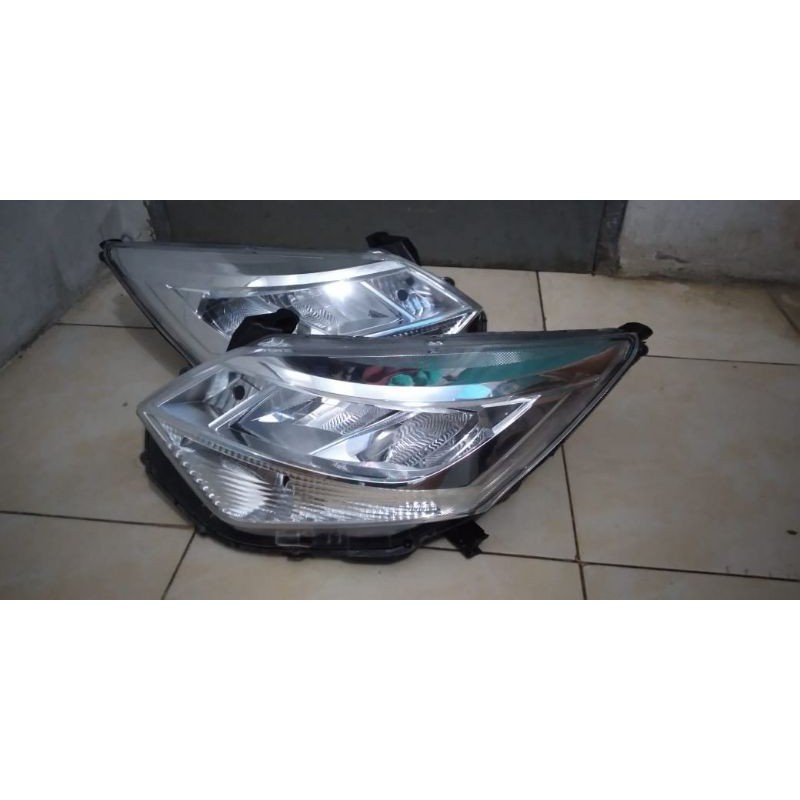 Lampu depan Calya sigra full LED terbaru