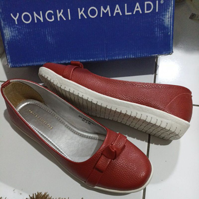 Yongki Komaladi 40 sepatu flat shoes wanita branded original brand matahari dept store merah