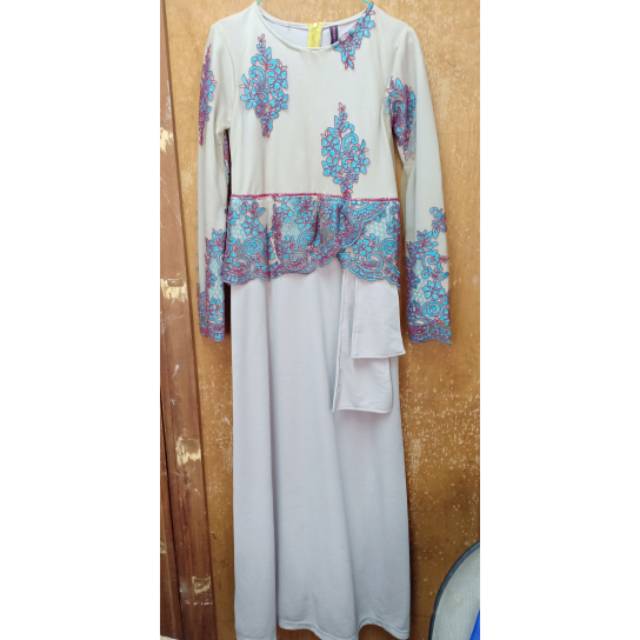 Gamis queena label preloved