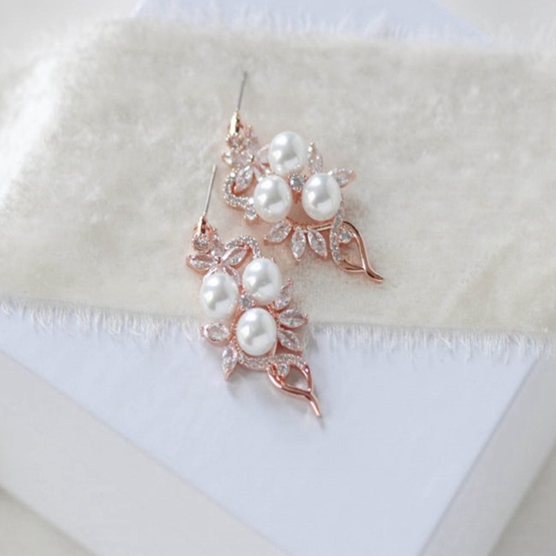 Fancyqube 1 Pasang Anting Desain Bunga Anggur Aksen Mutiara Kristal Berlian Imitasi Untuk Wanita