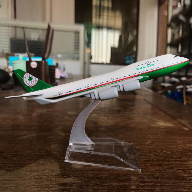 Miniatur Diecast Pesawat Terbang Boeing 747 B747 Bahan Metal Eva Untuk Hadiah