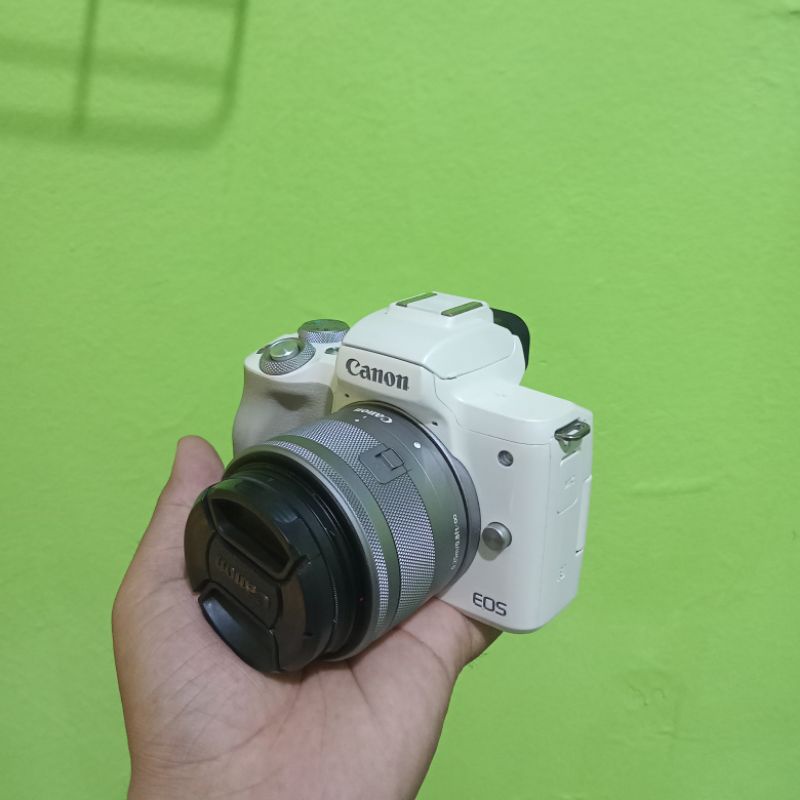kamera mirrorles canon m50 lensa kit
