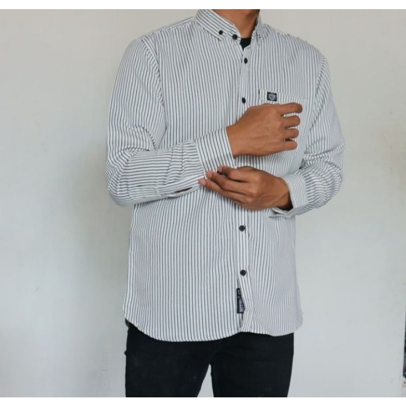 kemeja casual strip