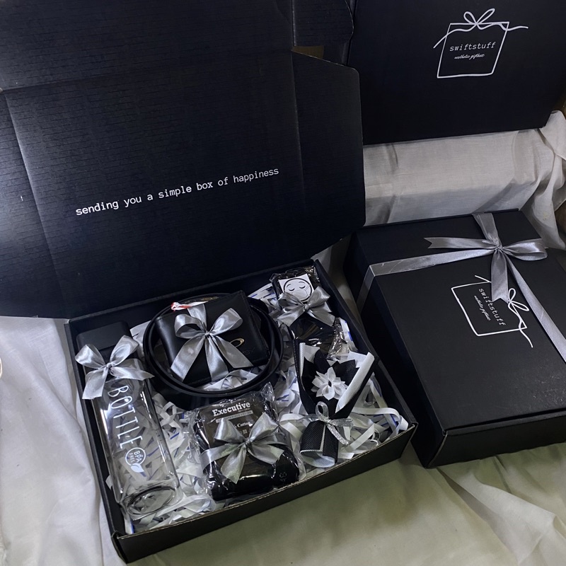 

GIFT BOX AESTHETIC DAILY HAMPERS KADO HADIAH HITAM PUTIH CEWE COWO