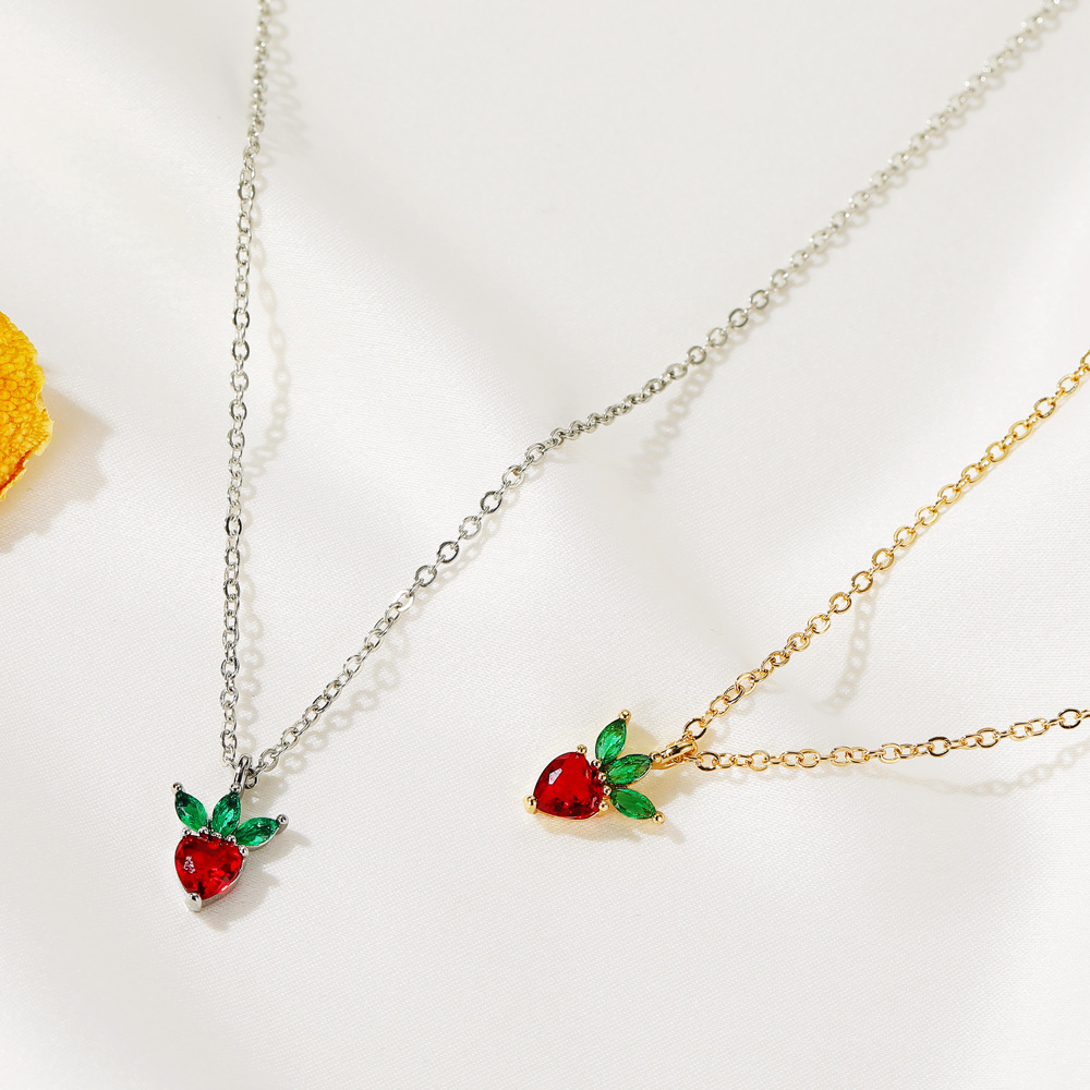 Kalung Strawberry Lucu Fashion Korea Rantai Klavikula Wanita Pendek Manis Asesoris Busana Siswa / Perempuan Sederhana