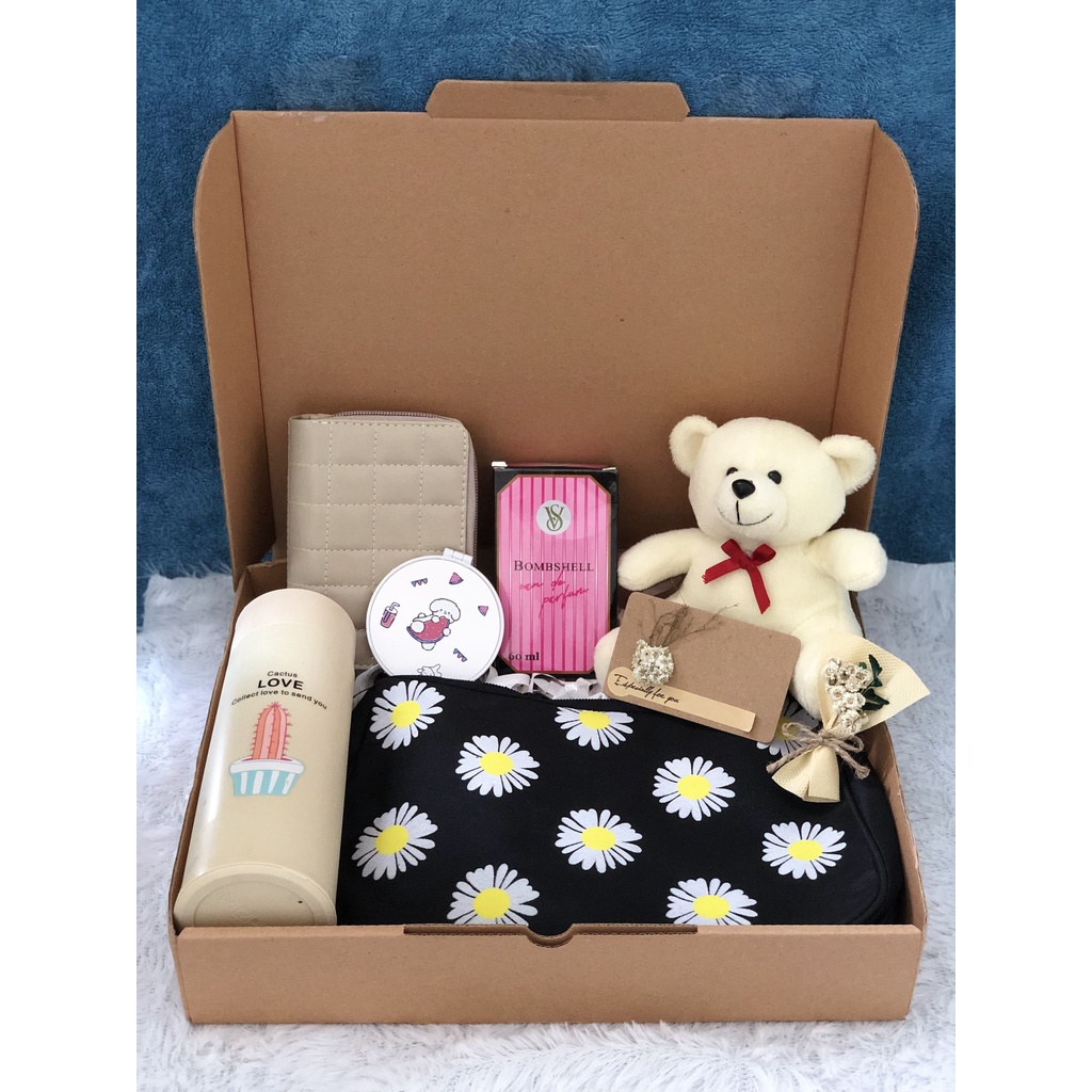 

Gift Box For Girl - Large - Kado Ulang Tahun Wanita - Kado anniversary - Wisuda