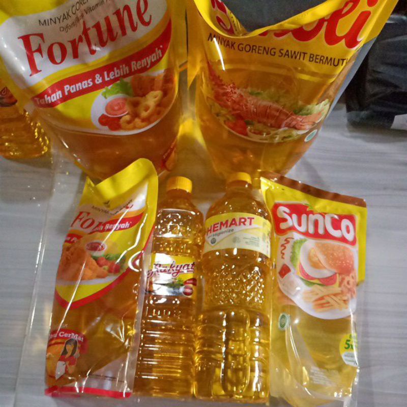 

(Adys_Bjn) MINYAK GORENG SABRINA/ FORTUNE/ SANCO/ LETIZIA/ RAKYAT/HEMART/Tawon 1L