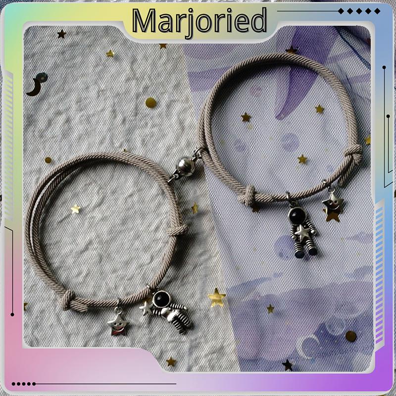 2 Buah/set Gelang Pasangan Magnet Lucu Astronot Liontin Gelang Persahabatan Hadiah Ulang Tahun-MJD