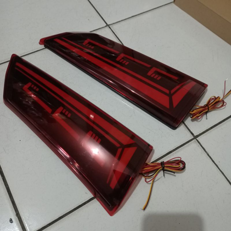 Lampu Reflektor bagasi belakang mobil Toyota Calya Daihatsu Sigra Tipe C