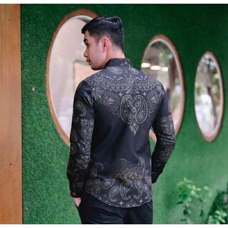 RANU KUMBOLO KEMEJA BATIK PRIA LENGAN PANJANG SLIMFIT LAPISAN FURING - BATIK PRIA LENGAN PANJANG PREMIUM MODERN JUMBO ANAK MUDA HITAM