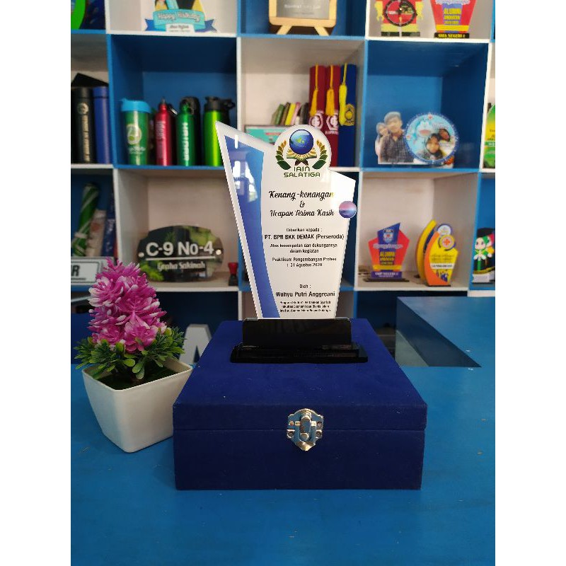 

BEST QUALITY !! | TROPHY AKRILIK | VANDEL ACRYLIC | PLAKAT PENGHARGAAN