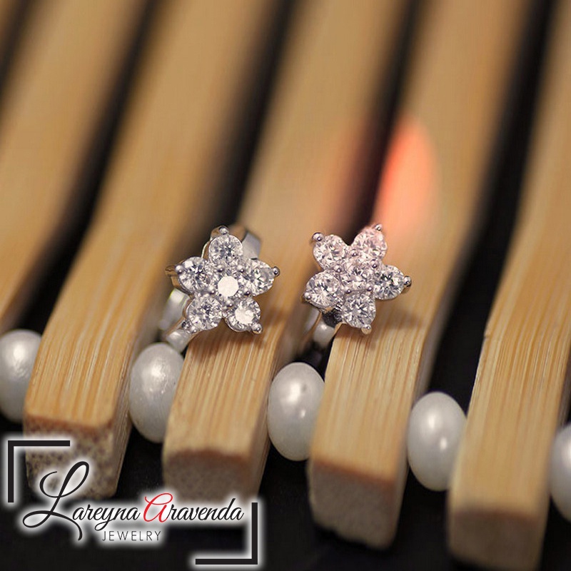 Anting Korea Wanita Perak S925 Model Bunga Kristal Crystal AT025