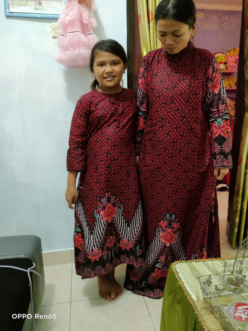 Batik Couple Keluarga Sania Ruffle Ori Ndoro Jowi Dnt Motif Pagar Bunga Merah