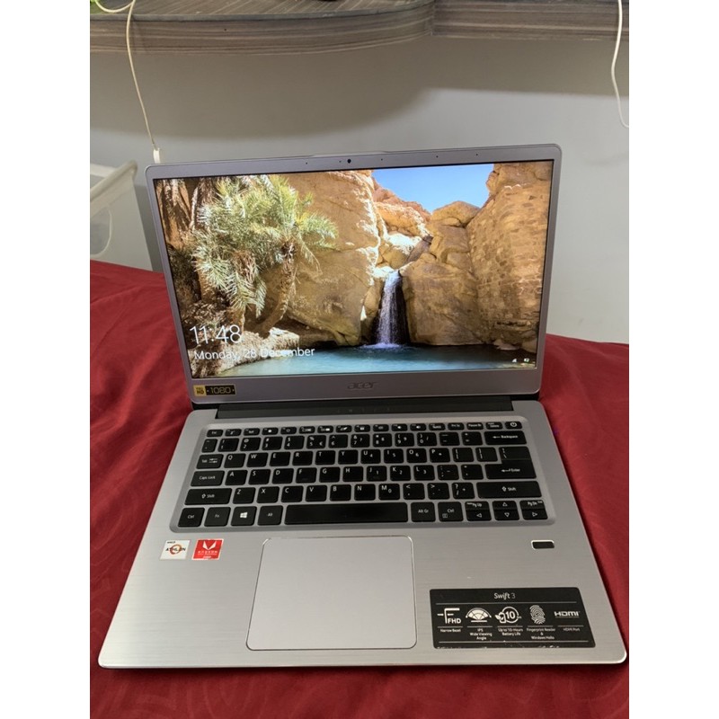 Laptop Acer Swift 3 Athlon 300U