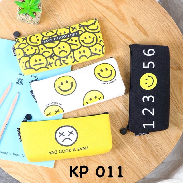 

KP011 | KOTAK PENSIL KAIN SMILEY