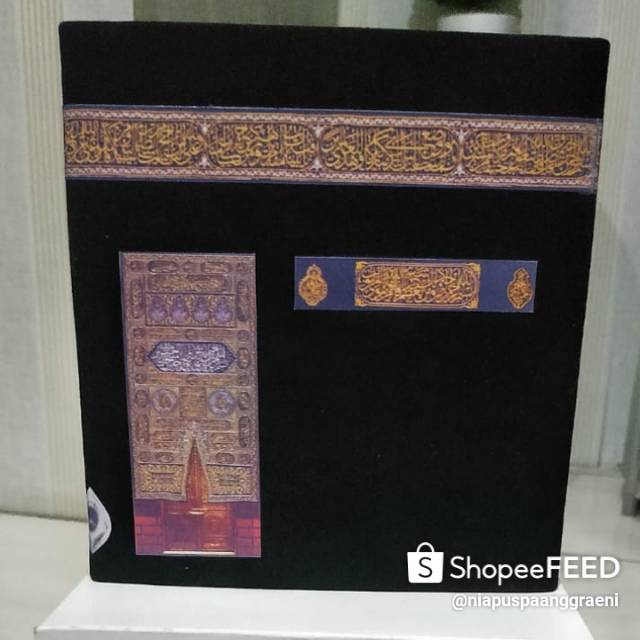 Celengan miniatur ka'bah