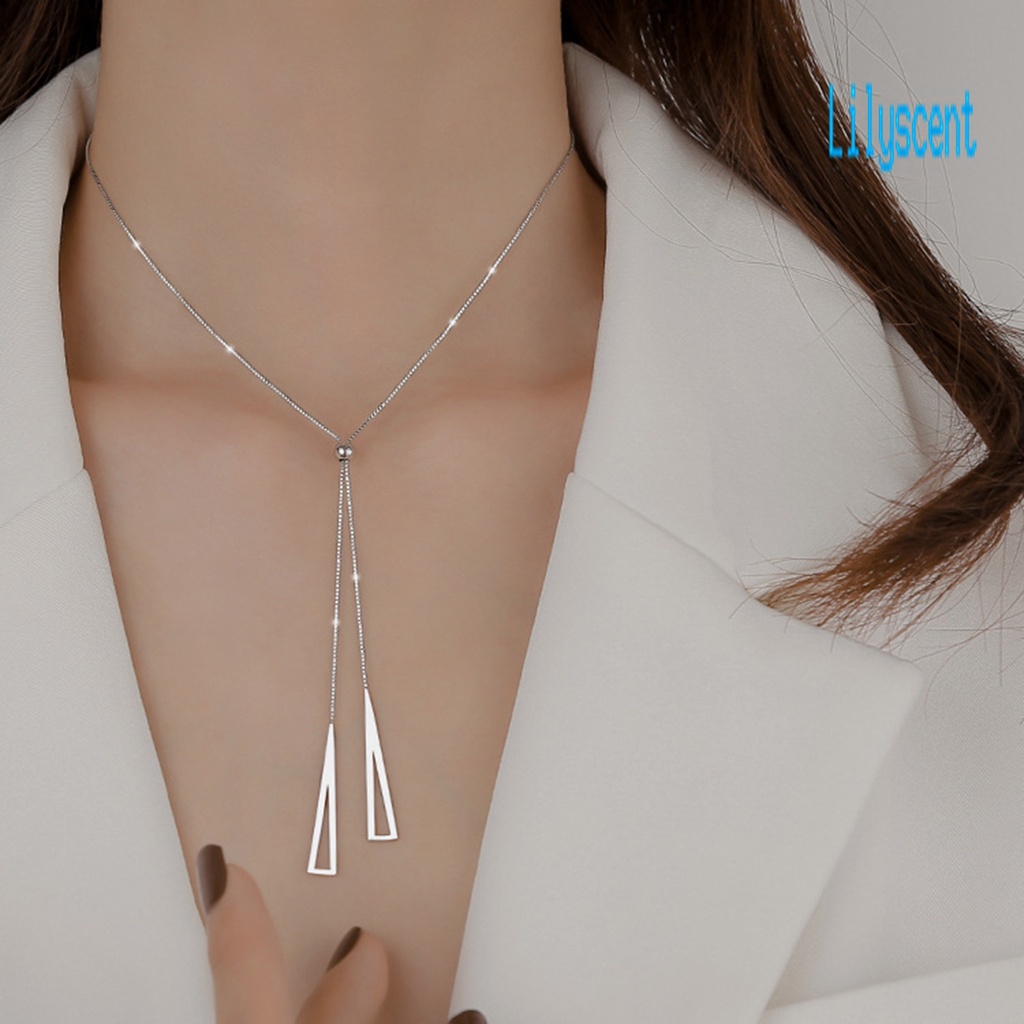 Kalung Liontin Bentuk Segitiga Model Hollow Out Warna Silver Untuk Wanita