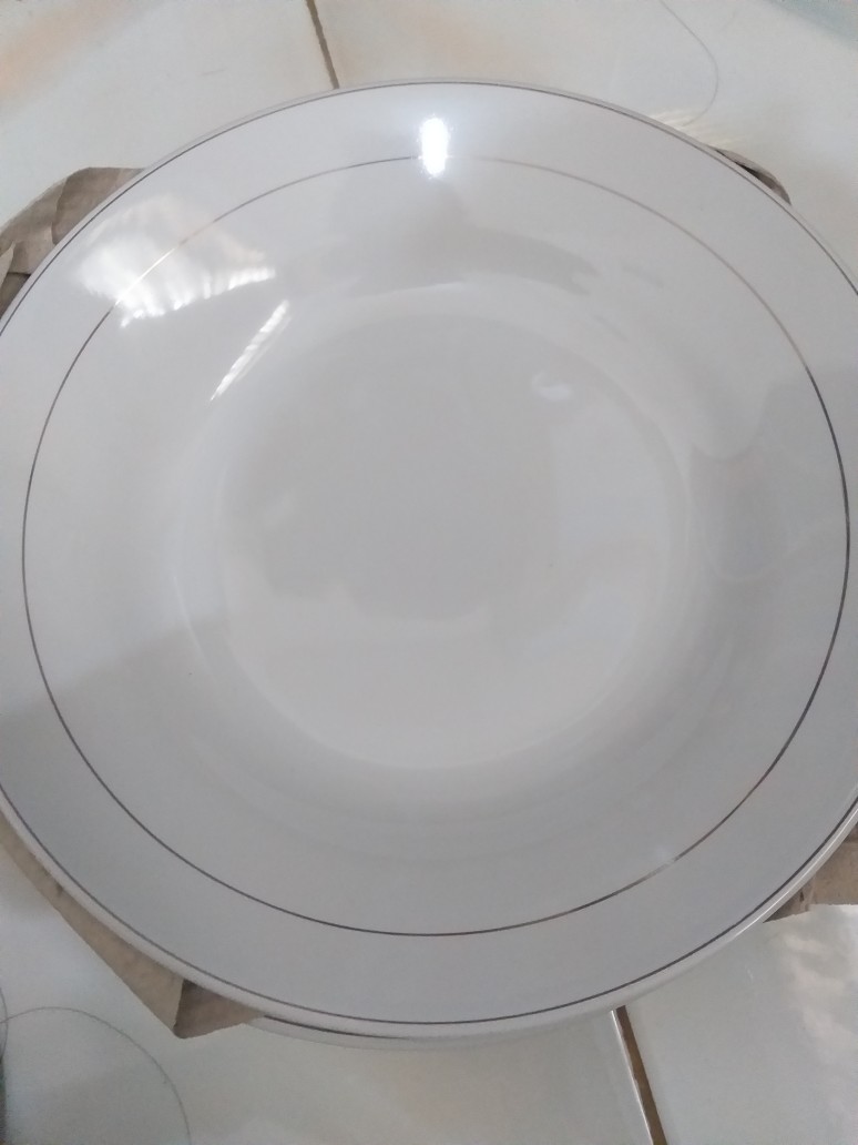 Piring Putih List Emas / Ukuran 22,5cm / Piring Makan 9