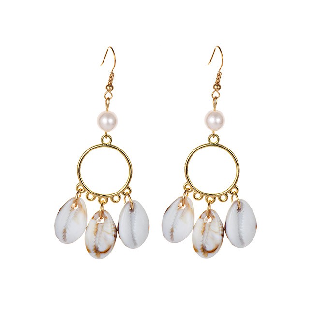 LRC Anting Gantung Fashion Gold Alloy Resin Pearl Shell Earrings F50035