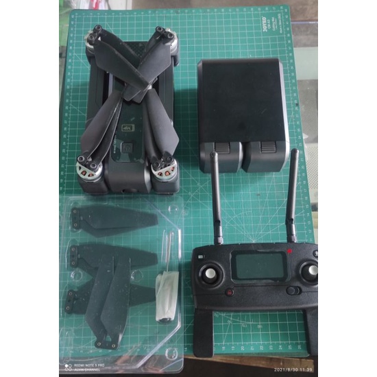 MJX BUGS 4W 4K baterai ada 2