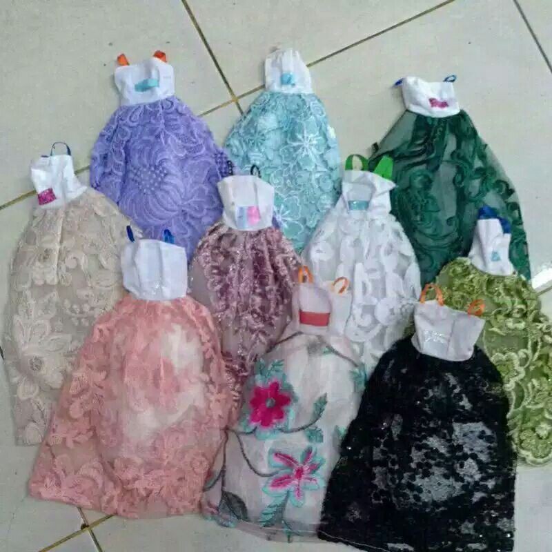 Mainan Baju Barbie Motif Pesta