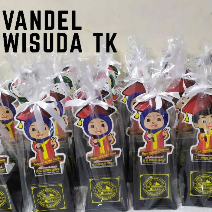 Vandel Wisuda