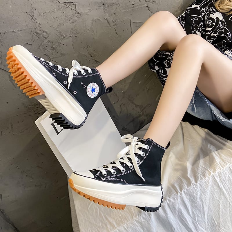 Sepatu Fashion Wanita Putih Model Tinggi Sepatu Sneakers Perempuan Korea Fashionable Ringan Anti Slip Trendy Kekinian