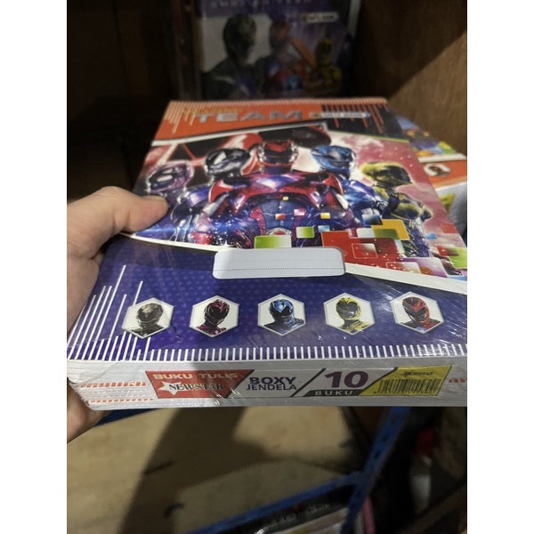 

Buku tulis newstar boxy jendela karakter